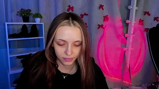 Snapshot of Sahara_Shields chatting on 03.07.25 Sahara Shields online show from 03.07.25