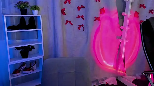 Snapshot of Sahara_Shields chatting on 03.07.25 Sahara Shields online show from 03.07.25