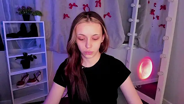 Snapshot of Sahara_Shields chatting on 03.13.25 Sahara Shields online show from 03.13.25