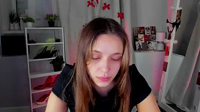 Snapshot of Sahara_Shields chatting on 09.09.25 Sahara Shields online show from 09.09.25