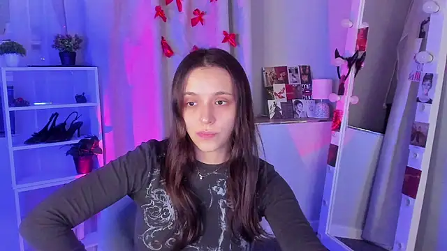 Snapshot of Sahara_Shields chatting on 09.14.25 Sahara Shields online show from 09.14.25