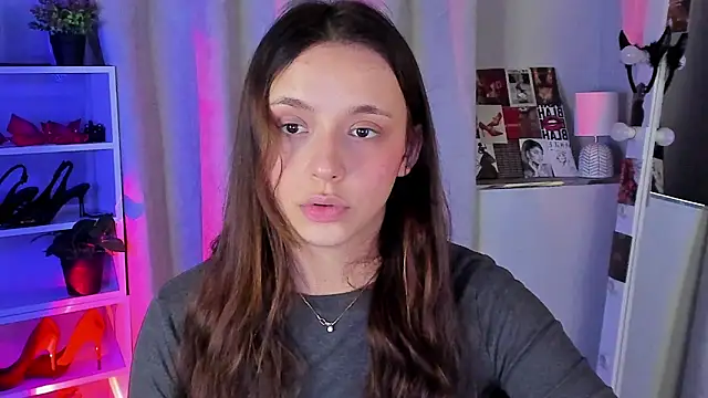 Snapshot of Sahara_Shields chatting on 10.12.25 Sahara Shields online show from 10.12.25