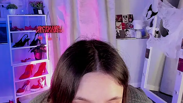 Snapshot of Sahara_Shields chatting on 10.25.25 Sahara Shields online show from 10.25.25