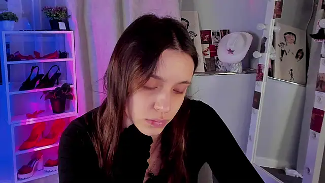 Snapshot of Sahara_Shields chatting on 11.10.25 Sahara Shields online show from 11.10.25