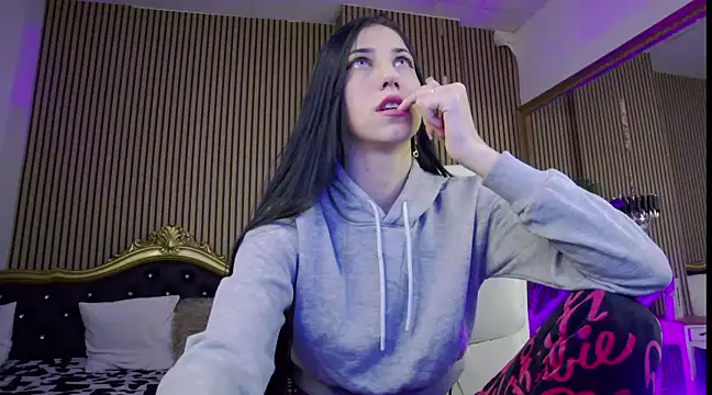 Snapshot of KeylaBlair chatting on 01.30.25 KeylaBlair online show from 01.30.25