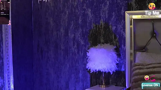 Snapshot of KeylaBlair chatting on 10.06.25 KeylaBlair online show from 10.06.25