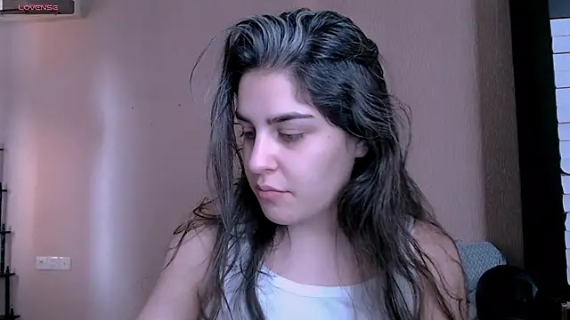 Snapshot of _Roselina_ chatting on 11.30.25 Roselina online show from 11.30.25