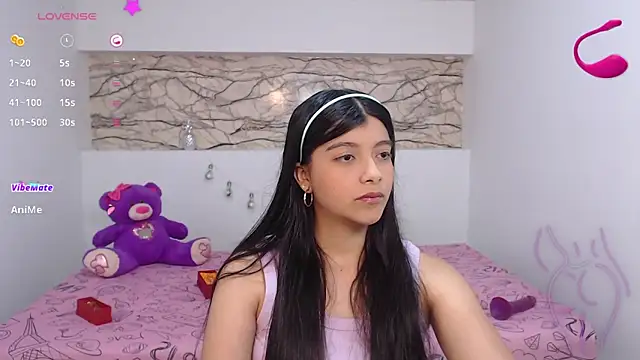 Snapshot of IslaBlaze chatting on 03.05.25 IslaBlaze online show from 03.05.25