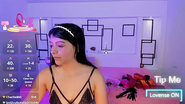 Snapshot of IslaBlaze chatting on 03.22.25 IslaBlaze online show from 03.22.25