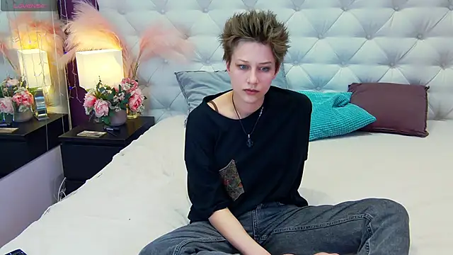 via mayer  online show from 03.11.25