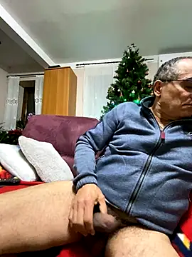 Snapshot of sempreilmio2 chatting on 12.21.25 sempreilmio2 online show from 12.21.25