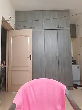 Snapshot of Chennaibull15 chatting on 10.28.25 Chennaibull15 online show from 10.28.25