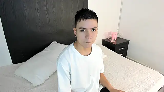 Snapshot of alanblack1 chatting on 02.06.25 alanblack1 online show from 02.06.25