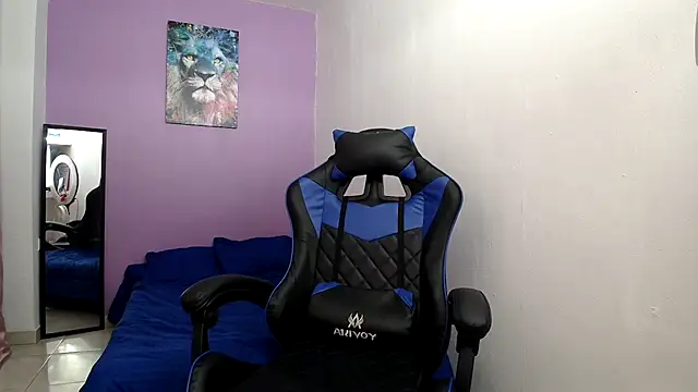 Snapshot of alana_lara chatting on 11.23.25 alana lara online show from 11.23.25