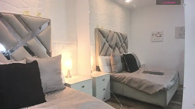 raquell moore online show from 09.22.25