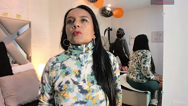 raquell moore online show from 10.23.25