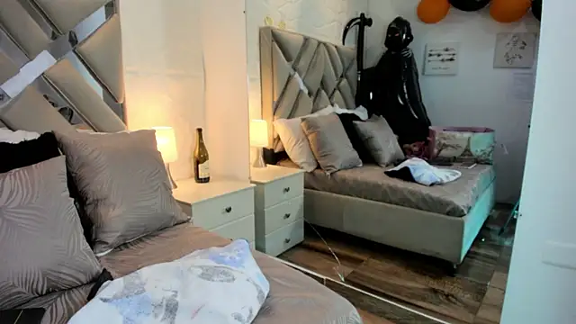 raquell moore online show from 11.03.25