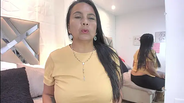 raquell moore online show from 04.23.26