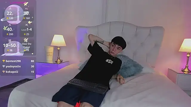 Snapshot of ethan_and_ava chatting on 03.09.25 ethan and ava online show from 03.09.25