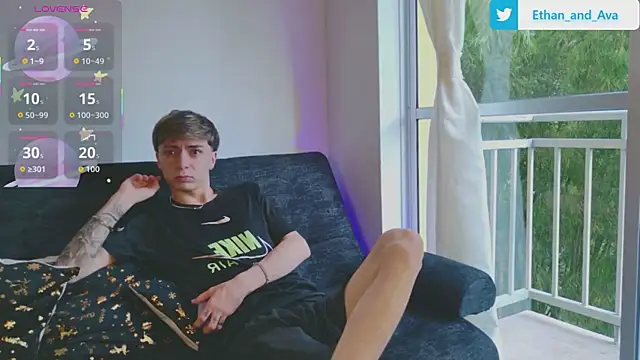 Snapshot of ethan_and_ava chatting on 11.15.25 ethan and ava online show from 11.15.25