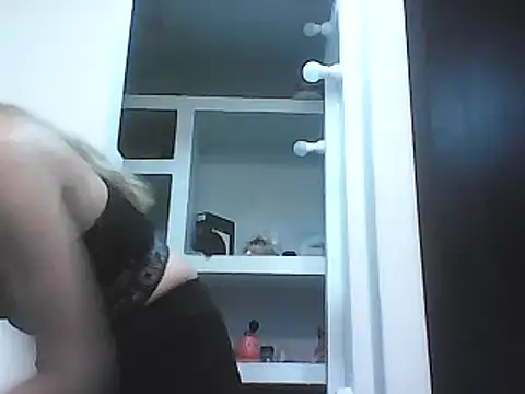 Snapshot of VittoriaTaylor chatting on 03.12.25 VittoriaTaylor online show from 03.12.25