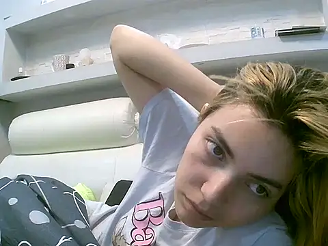 Snapshot of VittoriaTaylor chatting on 10.12.25 VittoriaTaylor online show from 10.12.25