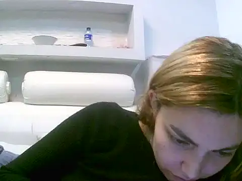 Snapshot of VittoriaTaylor chatting on 11.28.25 VittoriaTaylor online show from 11.28.25