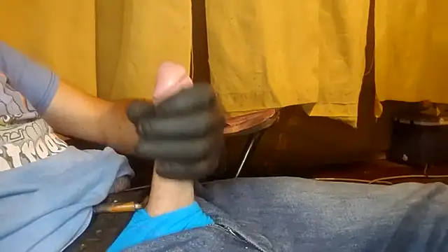 bwcbeat83 online show from 09.10.25