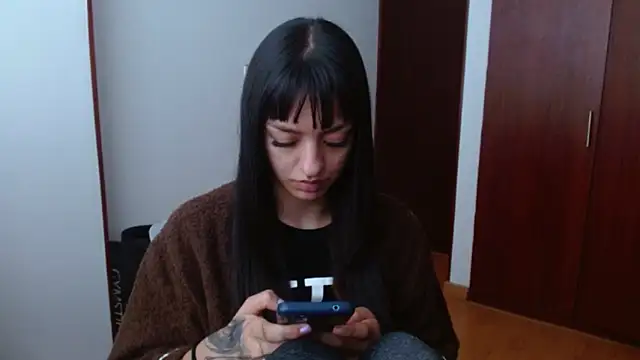 Snapshot of ravenvancleef chatting on 01.26.25 ravenvancleef online show from 01.26.25