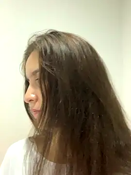 Bella still online show from 12.20.25