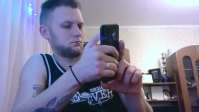 Snapshot of HunterOnBoobs chatting on 02.22.25 HunterOnBoobs online show from 02.22.25