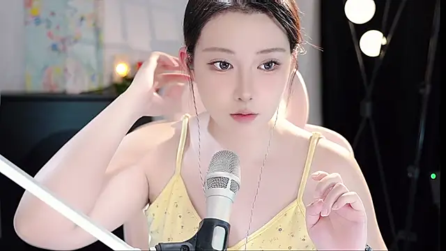 Dou-Dou-er online show from 09.10.25