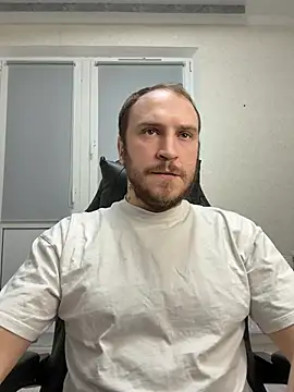 Snapshot of _XxX-XxX_ chatting on 03.18.25 XxX-XxX online show from 03.18.25