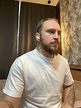 Snapshot of _XxX-XxX_ chatting on 09.22.25 XxX-XxX online show from 09.22.25