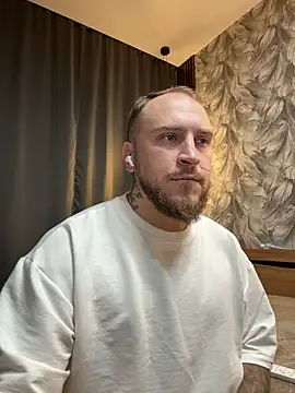 Snapshot of _XxX-XxX_ chatting on 10.11.25 XxX-XxX online show from 10.11.25