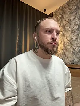 Snapshot of _XxX-XxX_ chatting on 11.05.25 XxX-XxX online show from 11.05.25