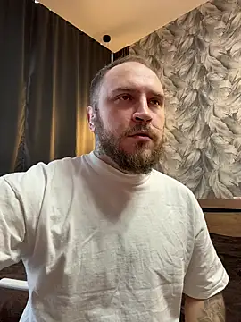 Snapshot of _XxX-XxX_ chatting on 11.29.25 XxX-XxX online show from 11.29.25