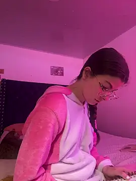 Snapshot of MARIELSINS_AND_DAIKIJACK chatting on 03.18.25 MARIELSINS AND DAIKIJACK online show from 03.18.25