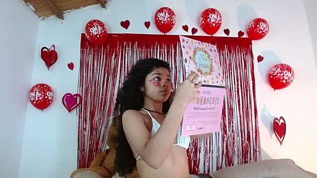 lucie petite online show from 02.13.25