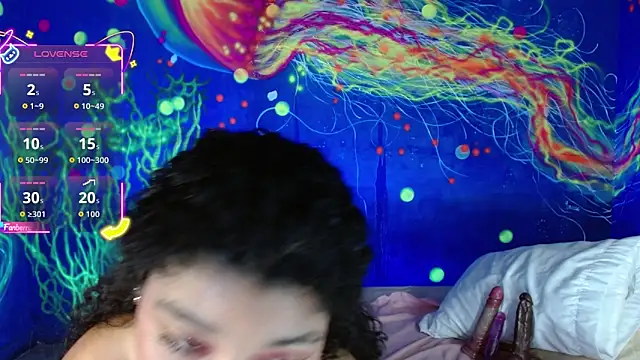 lucie petite online show from 10.10.25