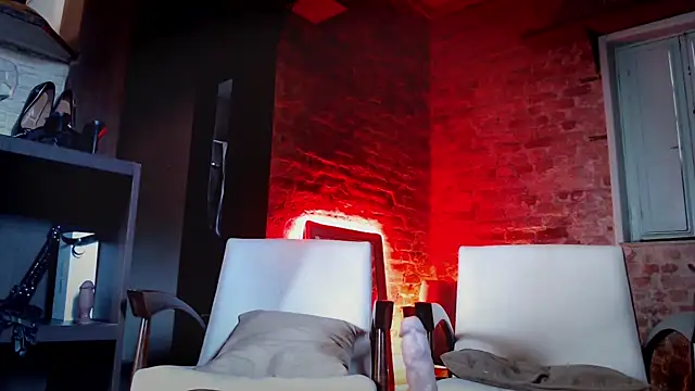 Snapshot of MistressLacey chatting on 10.12.25 MistressLacey online show from 10.12.25