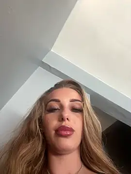 Snapshot of SexySofia_69 chatting on 05.21.26 SexySofia 69 online show from 05.21.26