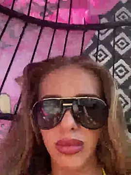 Snapshot of SexySofia_69 chatting on 05.25.26 SexySofia 69 online show from 05.25.26
