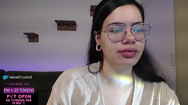 crystalll room online show from 11.08.25