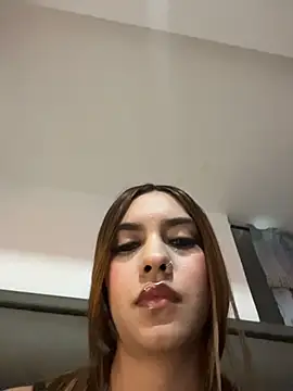 Snapshot of Alahiaa_ chatting on 10.25.25 Alahiaa online show from 10.25.25