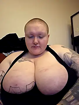 Snapshot of CorgiGodez98 chatting on 04.09.26 CorgiGodez98 online show from 04.09.26