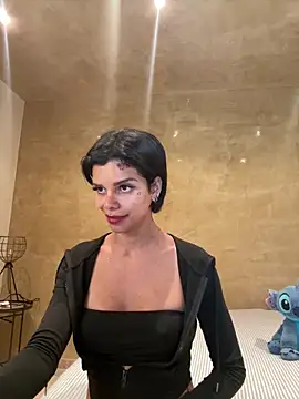 Snapshot of Rosariolovex chatting on 02.05.25 Rosariolovex online show from 02.05.25