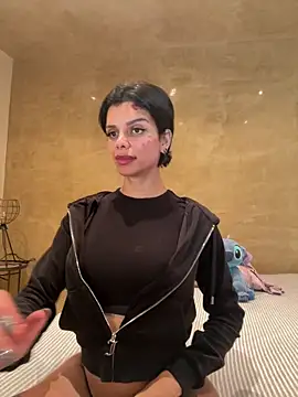 Snapshot of Rosariolovex chatting on 02.07.25 Rosariolovex online show from 02.07.25