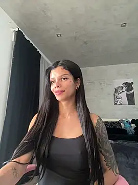 Snapshot of Rosariolovex chatting on 02.18.25 Rosariolovex online show from 02.18.25