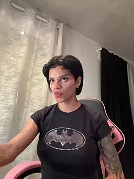 Snapshot of Rosariolovex chatting on 02.22.25 Rosariolovex online show from 02.22.25